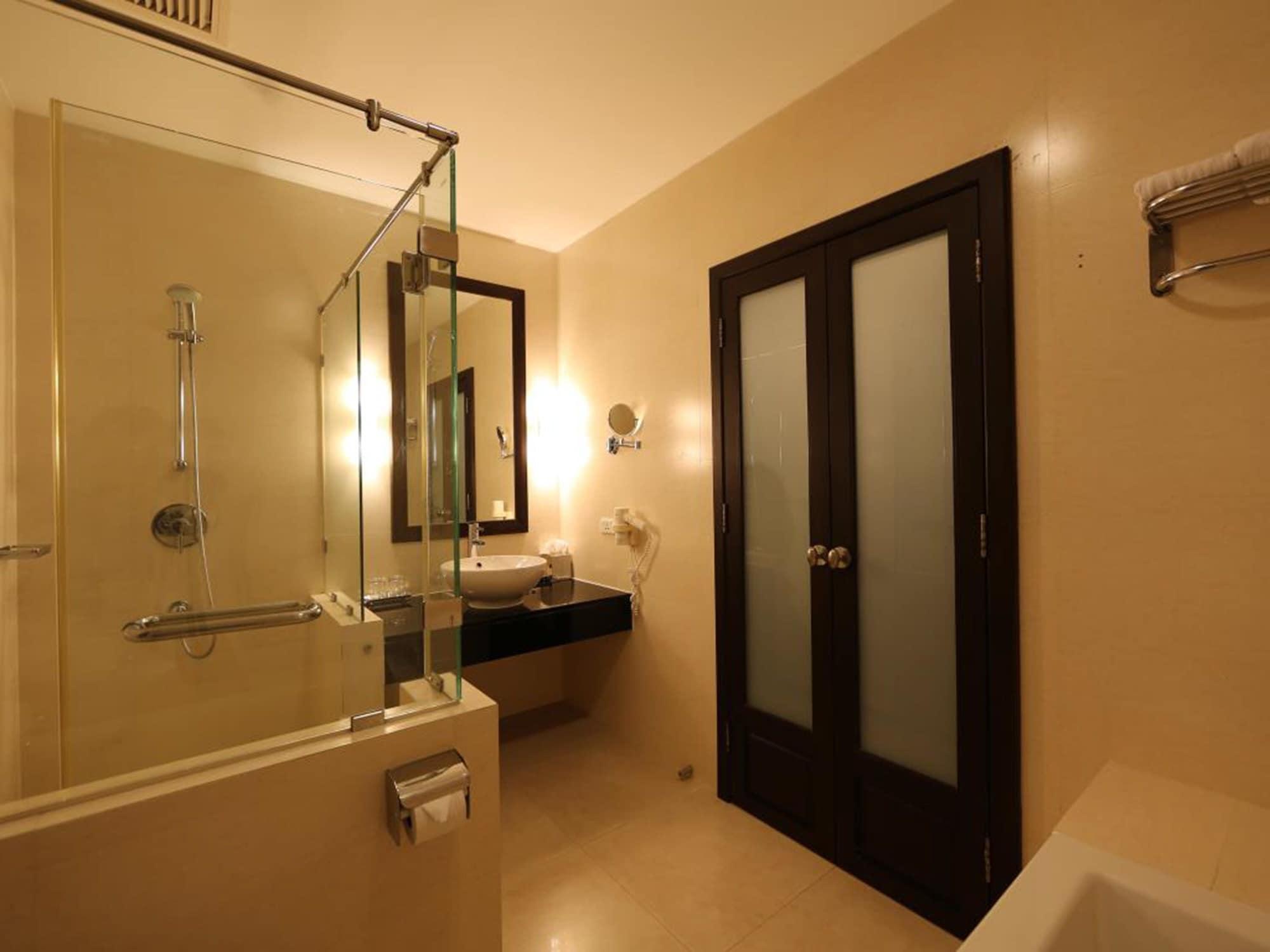 The Dawin Hotel Bangkok Zewnętrze zdjęcie